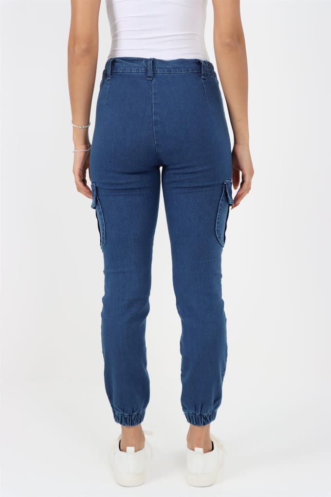 Damesjeans met elastische taille en zelfboeien in blauw