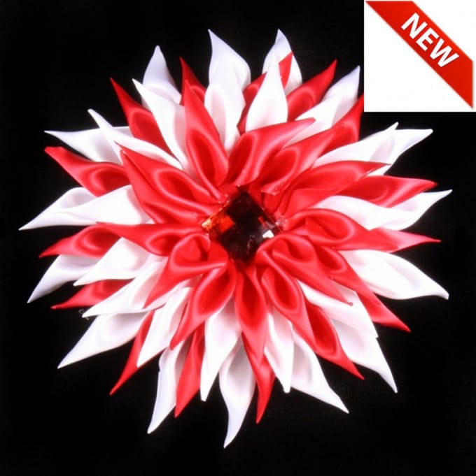Gevouwen Satijn Bloem Rood-Wit