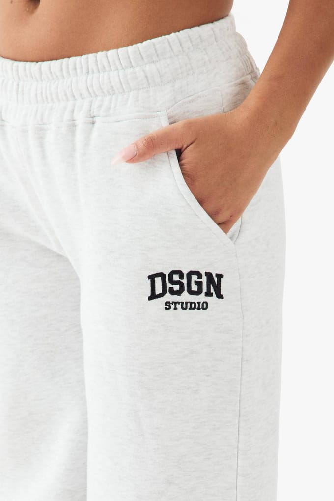 boohoo Dames DSGN Studio Geborduurde Straight Leg Jogger | Ash Grey | Maat: XL