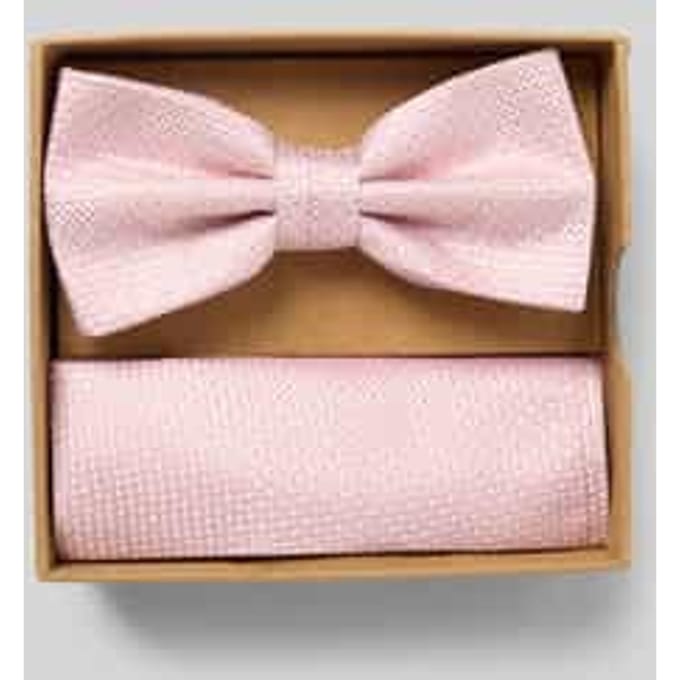 Strik en pochet in een set van pure zijde