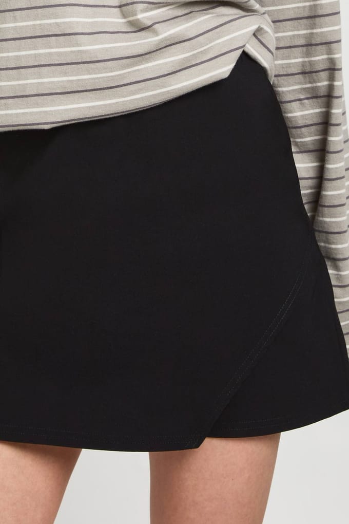 boohoo Dames Petite Bengaline Wikkel-skort | Black | Maat: 16