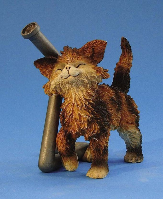Kattenbeeldje - Verslaafd aan de buis - Angela - Parastone - 6 cm