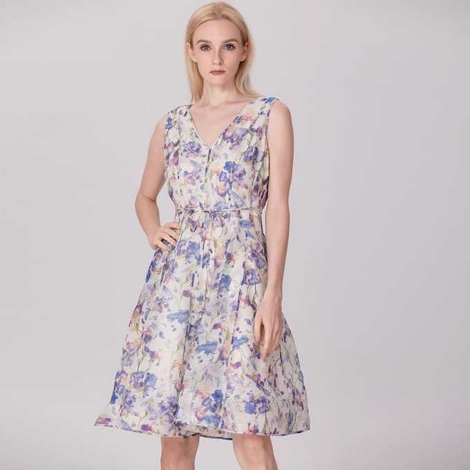 Mouwloze thee-organza-jurk met bloemenprint