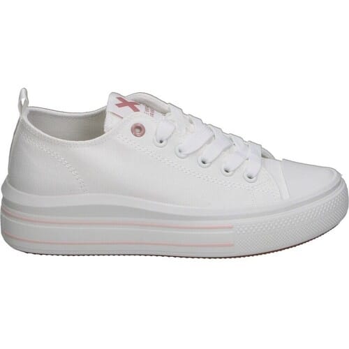 Lage Sneakers Xti 115595