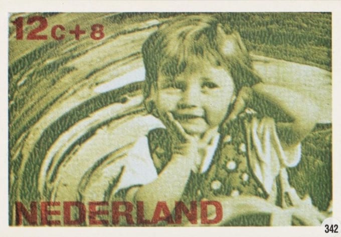 Briefkaart met afbeelding het kind in verschillende levensstadia postzegel
