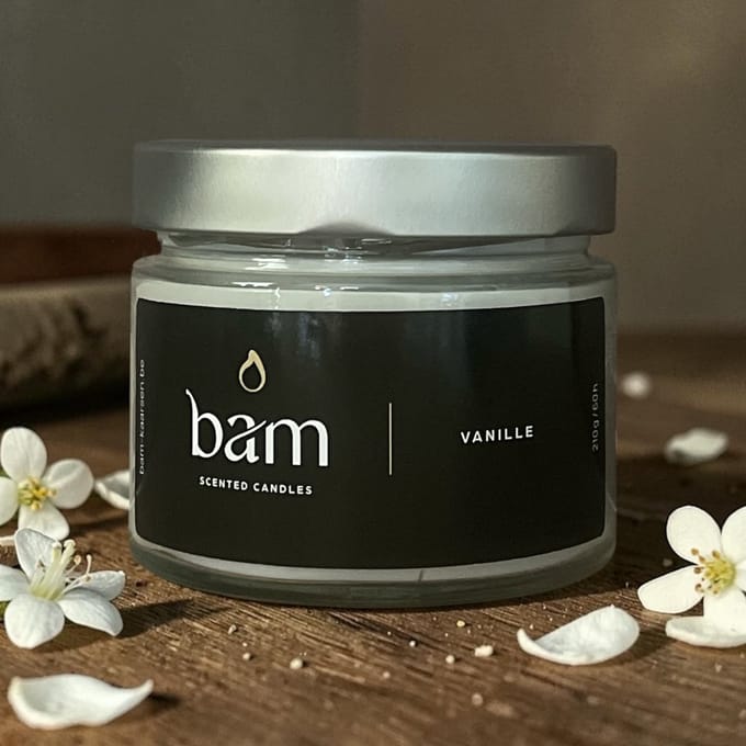 BAM Vanille Geurkaars – Basic Collection Medium – 2 Wieken – 50 Branduren – 210 g – Zonnebloemwas – Vegan
