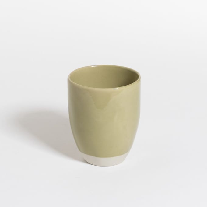 The Table | Atelier Mok - Pear - lichtgroen - handgemaakte koffiemok - 290 ml