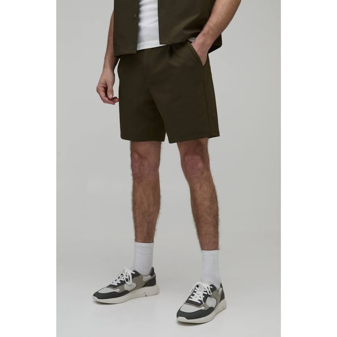 Slim Fit Technische Short Van Middellange Lengte | Khaki | Size Large