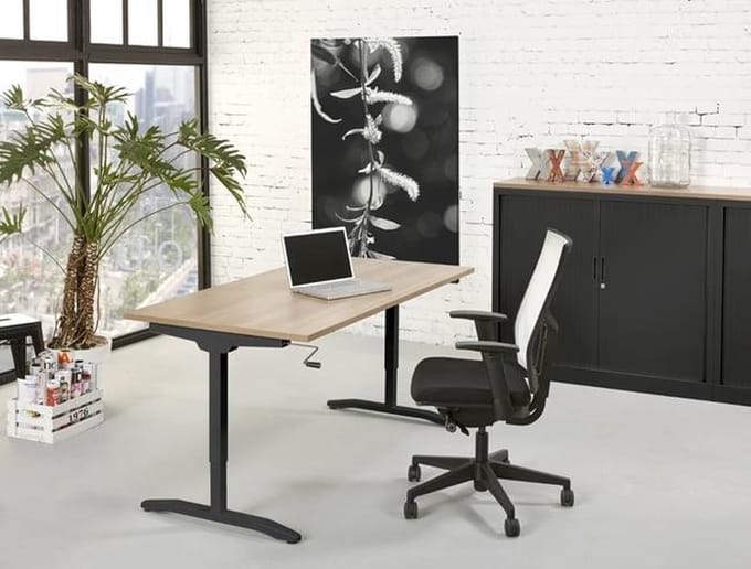 Slinger verstelbaar zit/zit bureau NLST breed 180CM diep 80 cm bladkleur Kersen framekleur Wit (RAL9010)