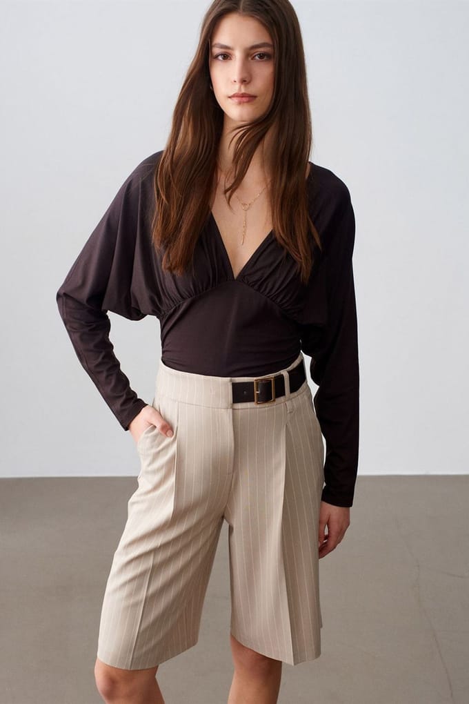 Hoge Taille Gestreepte Tailored Shorts Met Riem