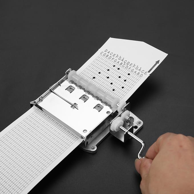 Boîte à musique à manivelle à monter soi-même, 30 notes, perforatrice et 20 bandes de papier white