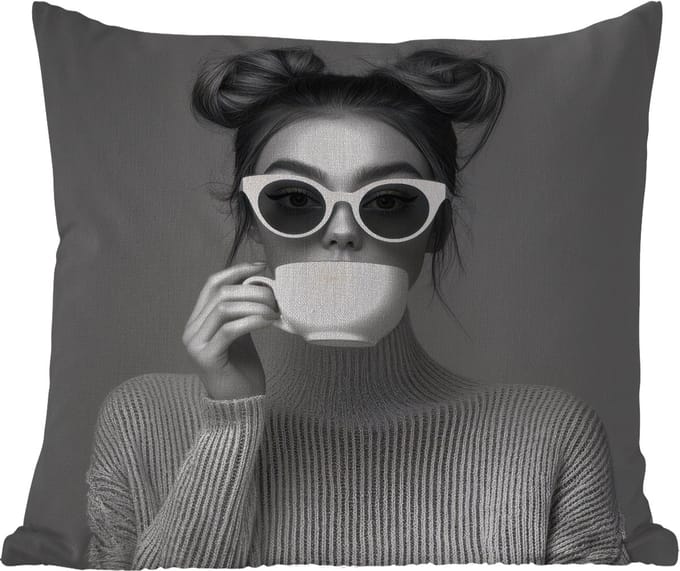 Buitenkussen - Vrouw - Koffie - Zwart - Wit - 45x45 cm - Weerbestendig
