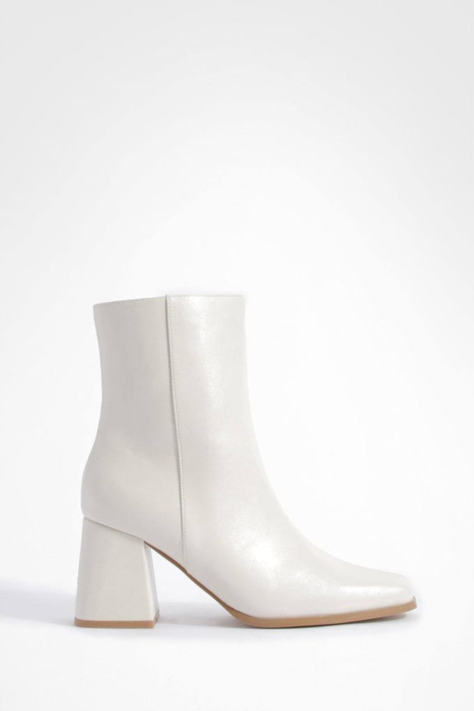 boohoo Dames Wide Fit Block Heel Ankle Boots | Ecru | Maat: 3