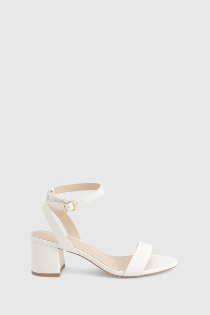 boohoo Dames Wide Fit Low Block Barely There Heels | Wit | Maat: 37