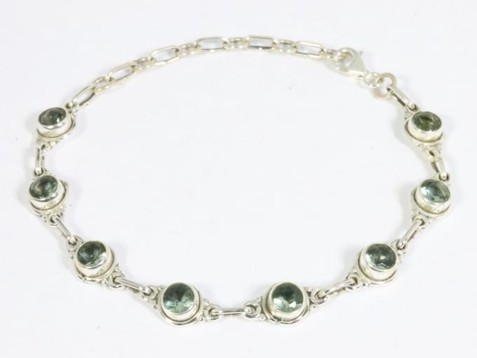 Fijne zilveren armband met groene amethist