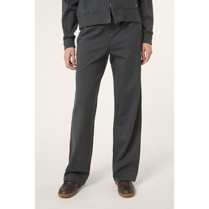 FILA Bellariva Wide Pinstriped Pants Phantom Taglia: S | Pantaloni da completo Outlet | Donna | Nero