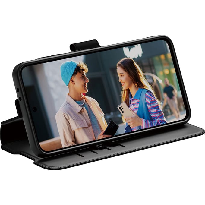 CARE by PanzerGlass Feature Wallet Case w. Kickstand voor de Samsung Galaxy A26 - Zwart