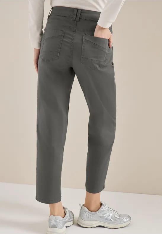 7/8 Mid Waist Slim Legs broek in casual fit