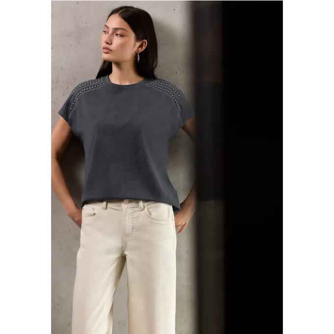 Shirt met edelstenen