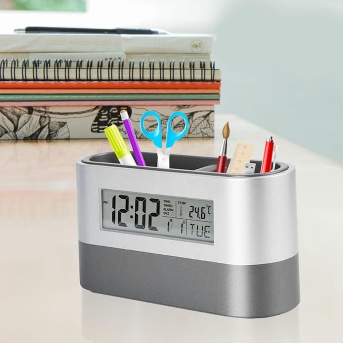 Horloge numérique LCD innovante avec porte-stylo et affichage de la température à calendrier perpétuel white