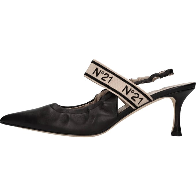 N°21 Schoenen met zwarte hak