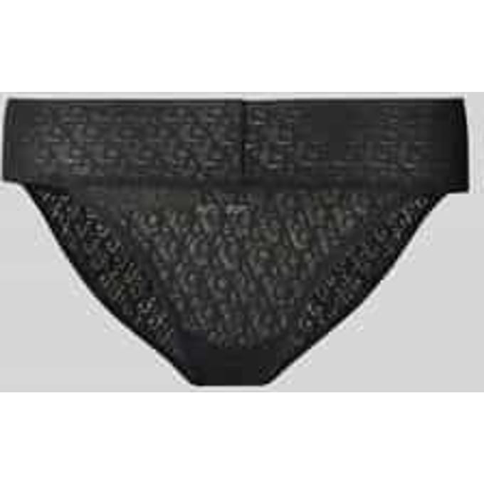 Slip met kanten details