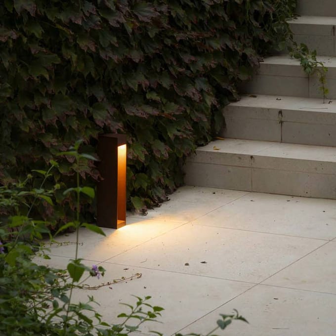 FARO BARCELONA LED sokkellamp Cerler, bruin, 35 cm, metaal, IP65, CCT