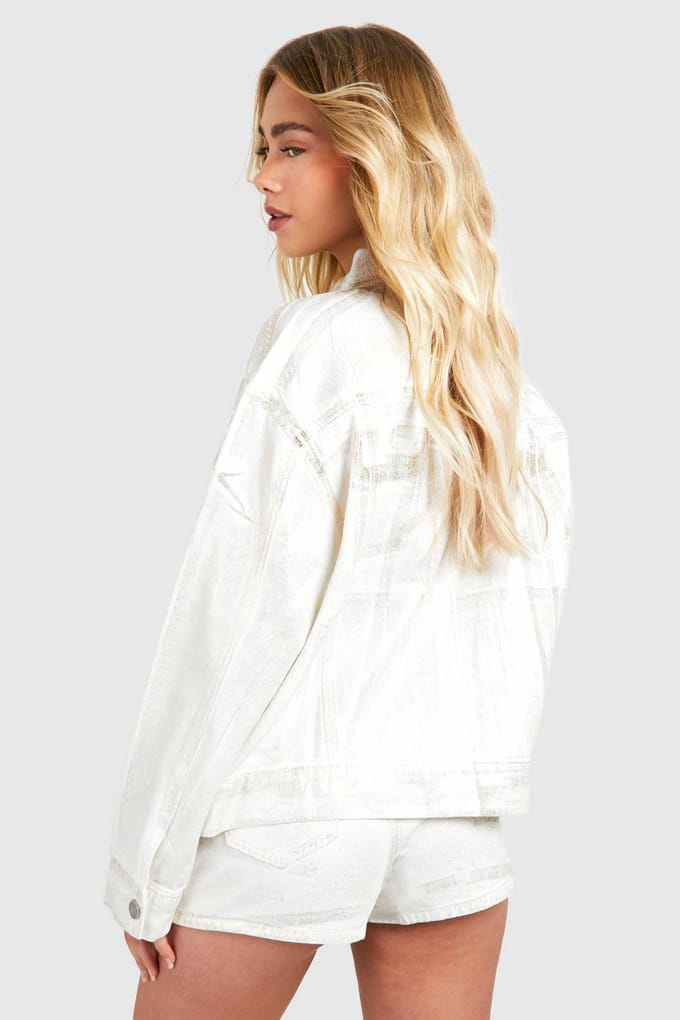 boohoo Dames Goudgecoate metallic oversized denimjas | Maat: 38