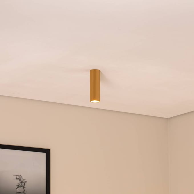 Plafondlamp KARBON 20 geribbelde buisspot van 20 cm - Sollux Lighting - IP20 - Goud aluminium behuizing - 6.5 x 6.5 x 20 cm - 1 x GU10 LED, exclusief lichtbron - Max. 10 W - Minimalistische plafondlamp voor gang, hal en woonkamer