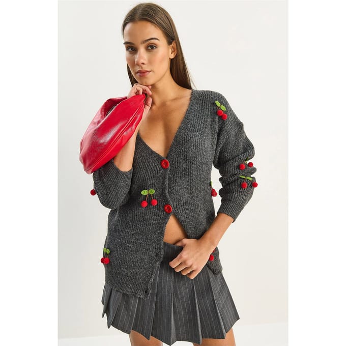 V-hals gebreid vest met fruitborduursel