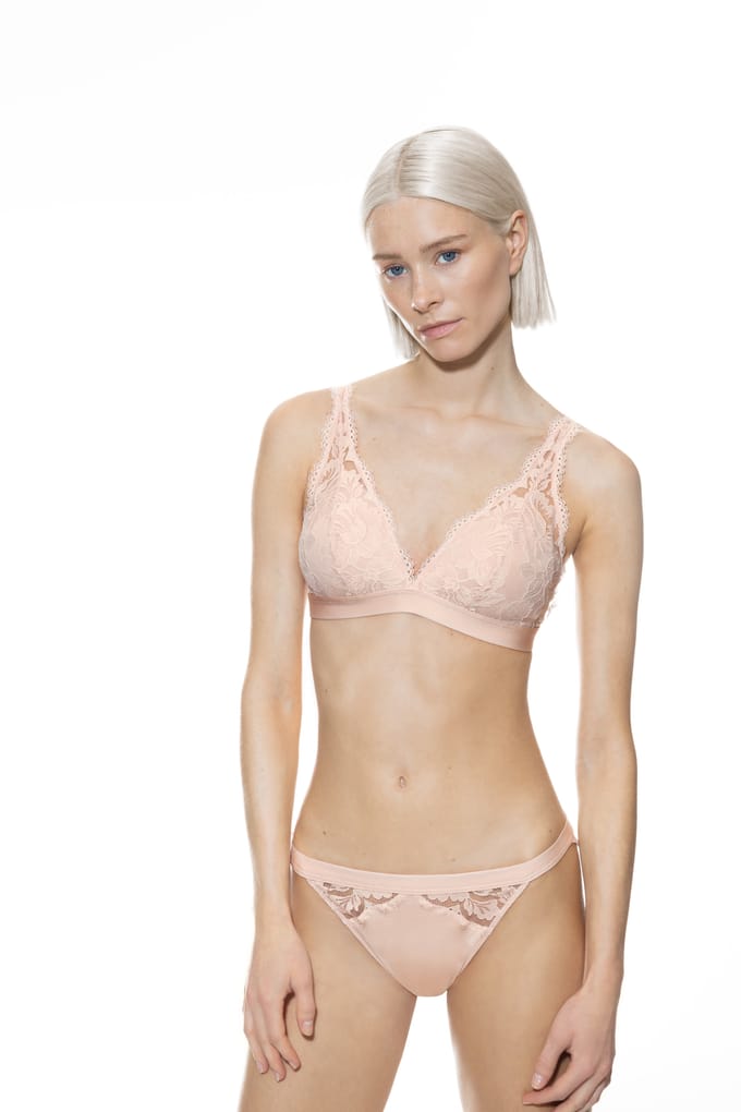 Triangle-bh met kanten afwerking model 'Vogue'