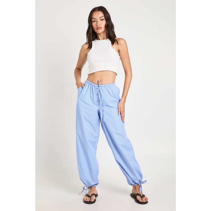 boohoo Dames Gestreepte Popeline Ballonbroek | Blauw | Maat: 34