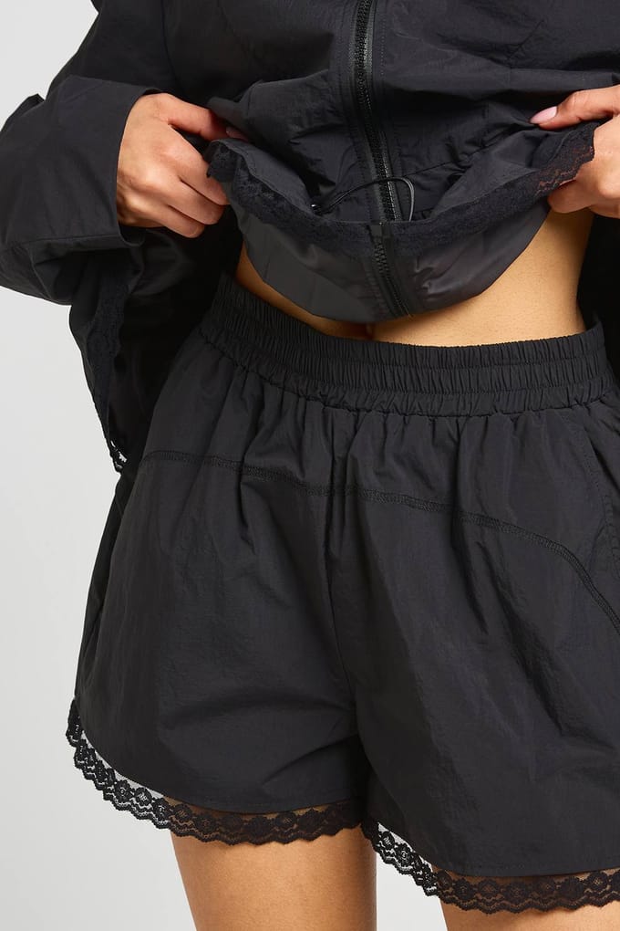boohoo Dames Shorts Met Kanten Zoom | Zwart | Maat: 40