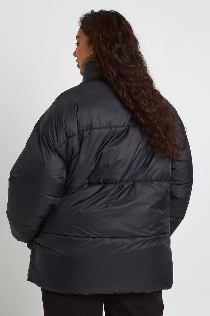 boohoo Dames Plus Pufferjas met trechterkraag en textuur | Black | Maat: 16