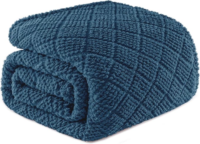 Whale Flotilla Cuddly Blanket, Soft, Warm and Fluffy Waffle Blankets for All Seasons, 150 x 200 cm, Navy Blue
