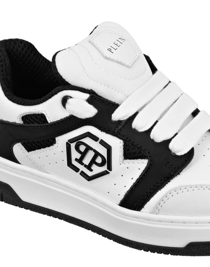 Lo-Top Sneakers