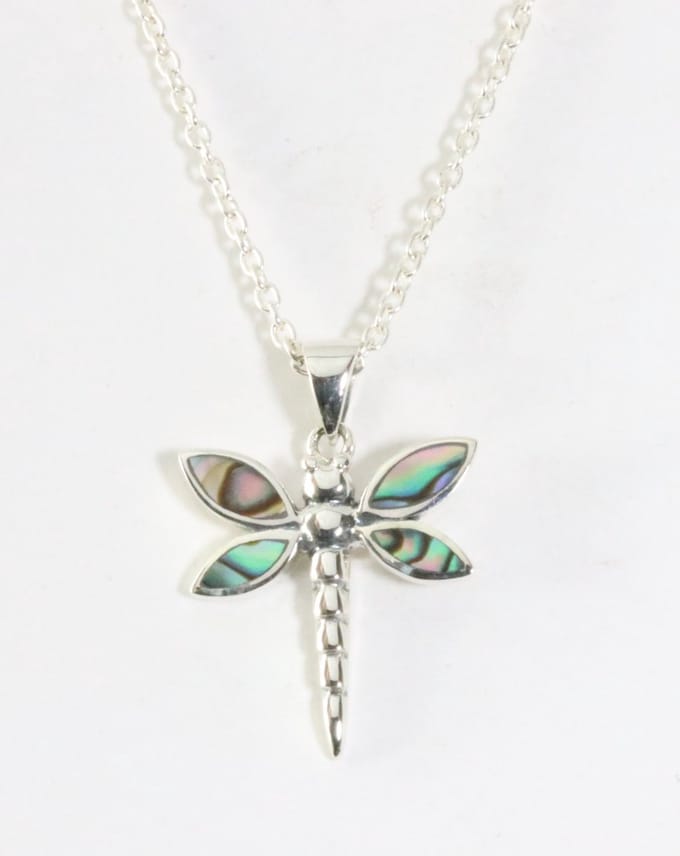 Fijne zilveren libelle hanger met abalone schelp aan ketting