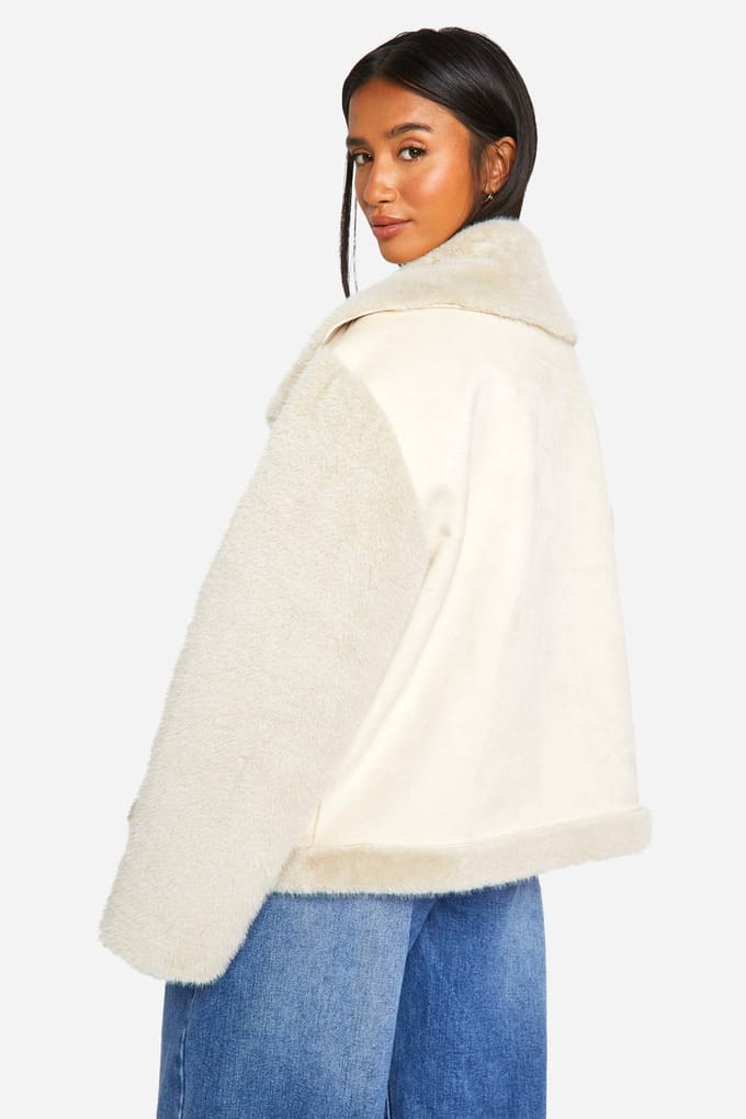 boohoo Dames Petite Nepbont Gelijmde Korte Jas | Light Stone | Maat: 42