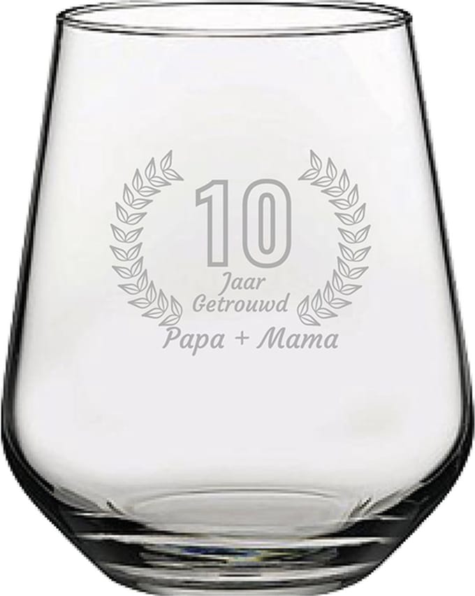 Gegraveerde Drinkglas 42,5cl Papa + mama 10 jaar getrouwd