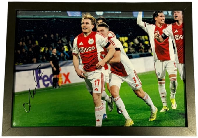 Oliver Edvardsen AFC Ajax Actie Foto