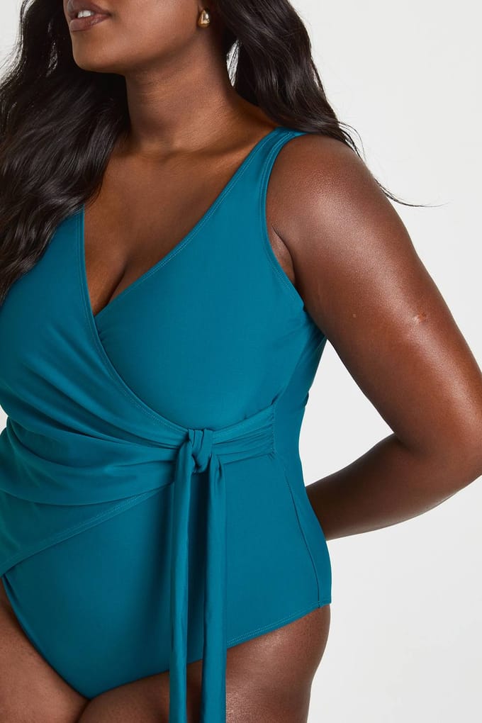 boohoo Dames Plus Buikcontrolerende Badpak Met Wikkeldetail | Groenblauw | Maat: 52