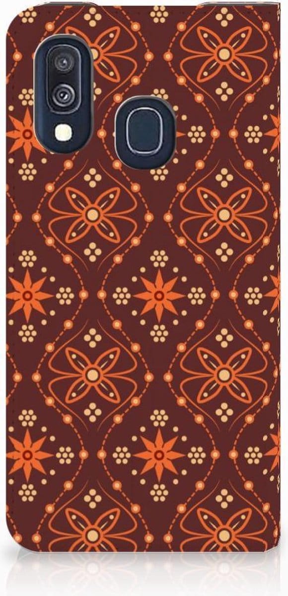 Samsung Galaxy A40 Hoesje met Magneet Batik Brown