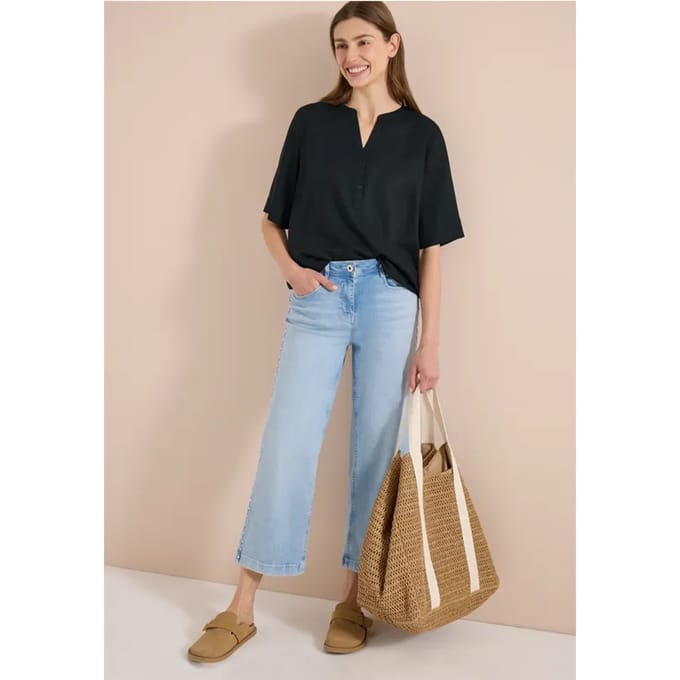 Blouse met korte mouwen en gespleten hals