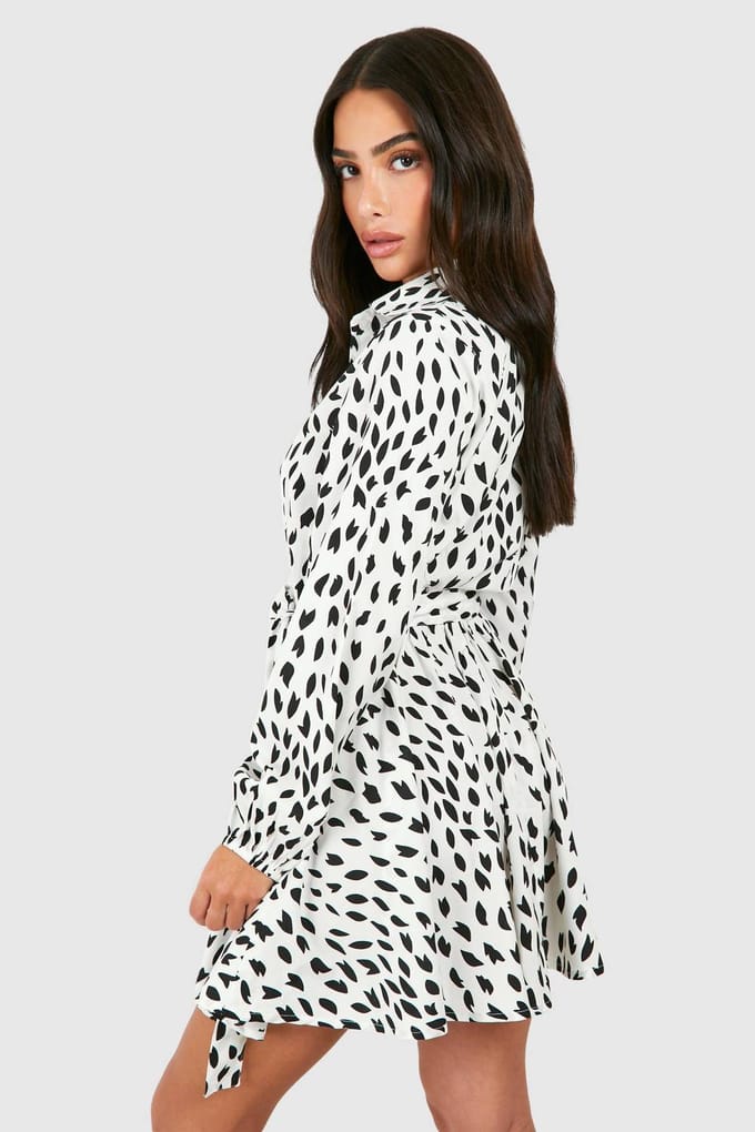 boohoo Dames Petite Skater Jurk Met Smudge Print | Wit | Maat: 36