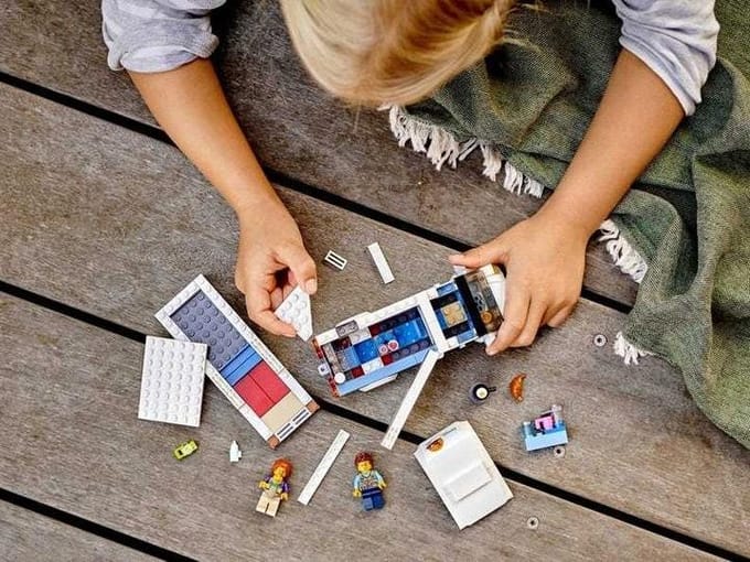 LEGO City Vakantiecamper 60283