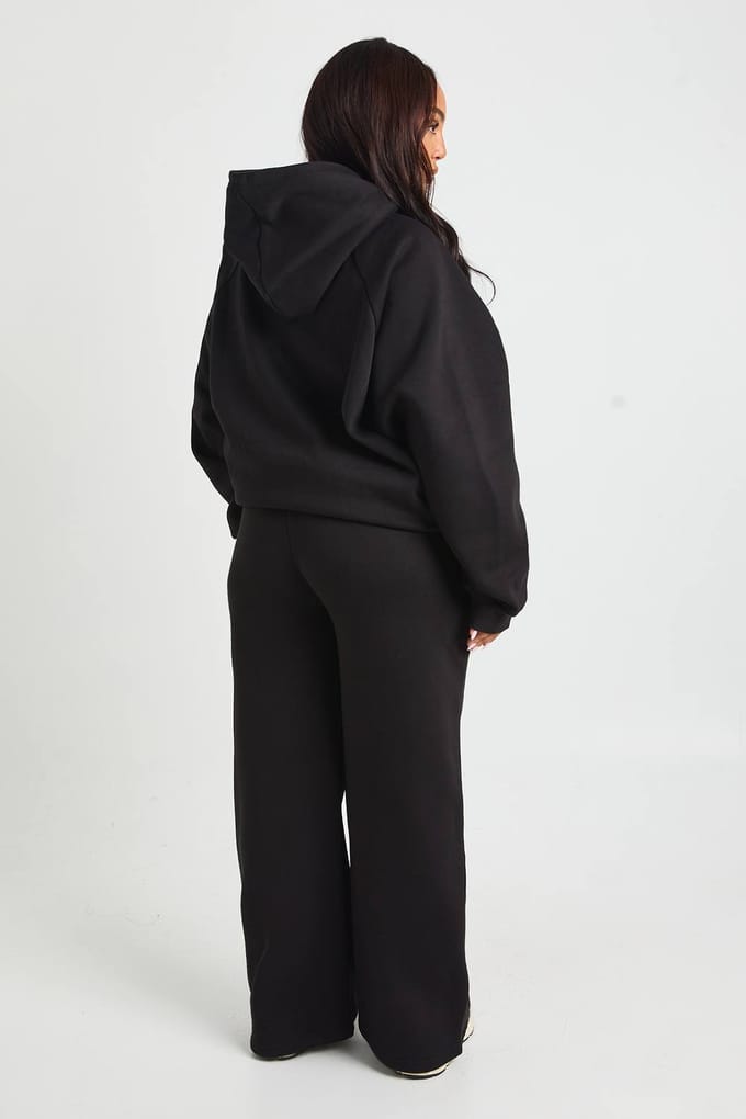 boohoo Dames Plus Core Basic Pintuck Detail Diepe Tailleband Wijde Pijpen Jogger | Zwart | Maat: 46