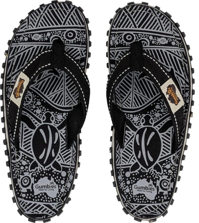 Gumbies - heren Teenslipper -  ISLANDER CANVAS SLIPPERS BLACK SIGNATURE PATTERN - Maat 47