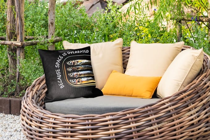 Tuinkussen - Sardines - Tekst - Vis - Blik - 40x40 cm - Weerbestendig