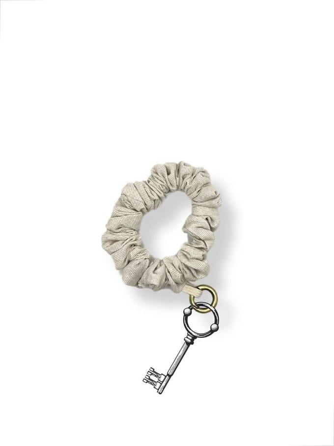 Scrunchie sleutelhanger - Sleutelbos - Duurzaam cadeau - Handmade - Wit
