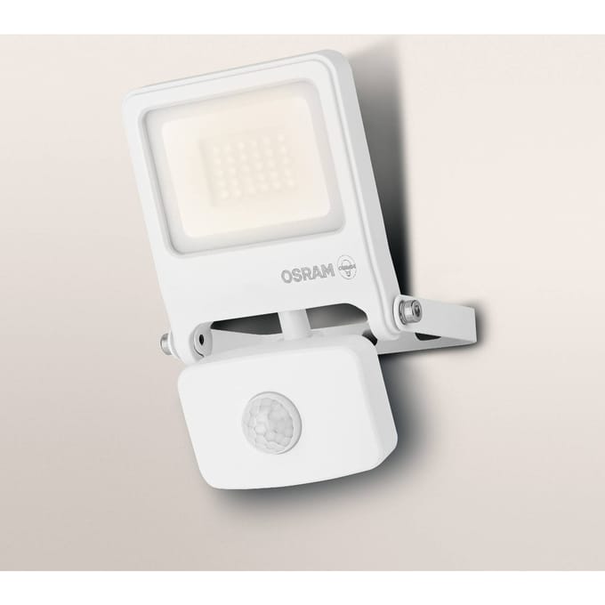 OSRAM ENDURA FLOOD PC 20W LED-schijnwerper met sensor, 3000K warm wit, 1800 lumen, IP44 schijnwerper met IR-detector, daglichtuitschakeling, Wit